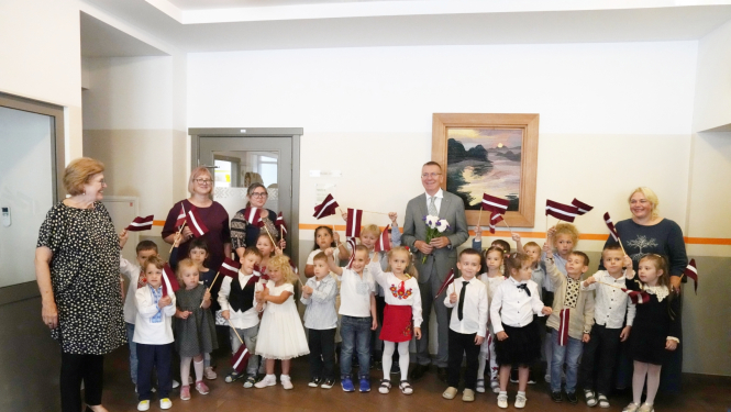 02.09.2024. Valsts prezidents Edgars Rinkēvičs apmeklē Rīgas Ukraiņu vidusskolu