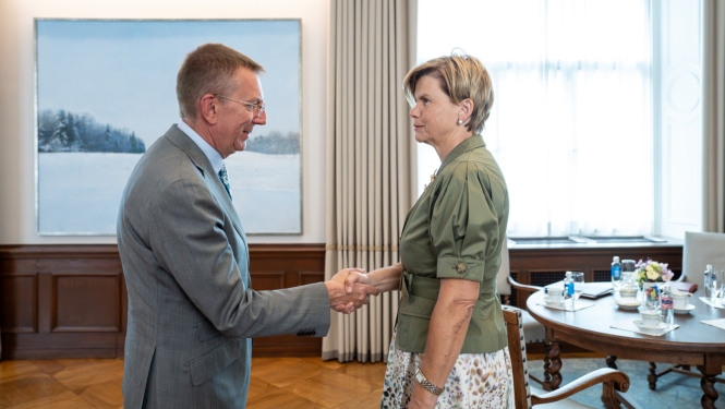 Valsts prezidents tiekas ar ārlietu ministri