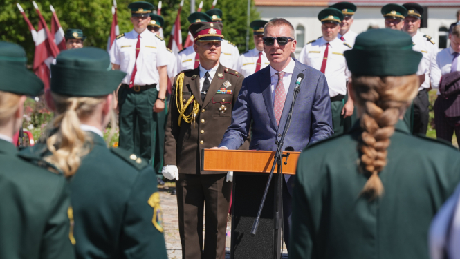 Valsts prezidents uzrunā Valsts robežsardzes koledžas izlaiduma cerermonijas dalībniekus