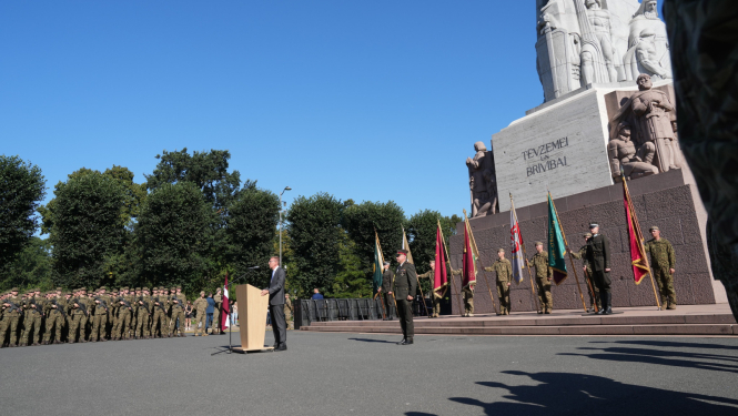 Valsts prezidents Edgars Rinkēvičs piedalās Valsts aizsardzības dienesta karavīra zvēresta ceremonijā