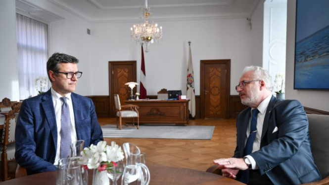 Valsts prezidents tiekas ar finanšu ministru Jāni Reiru