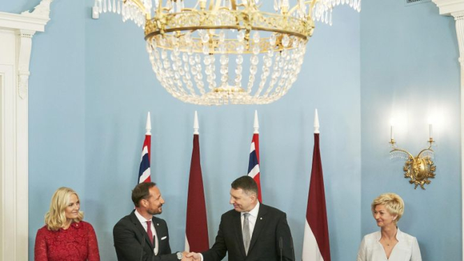 Valsts prezidenta Raimonda Vējoņa paziņojums presei pēc tikšanās ar Norvēģijas kroņprinci Hokonu un kroņprincesi Meti-Māritu