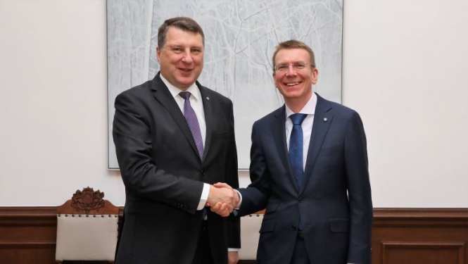 Valsts prezidents Raimonds Vējonis tiekas ar ārlietu ministru Edgaru Rinkēviču