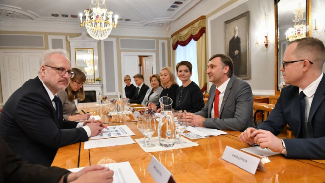Valsts prezidents novērtē Latvijas iedzīvotājiem sniegto iespēju saņemt zvērinātu notāru pakalpojumus ar videokonferenču starpniecību