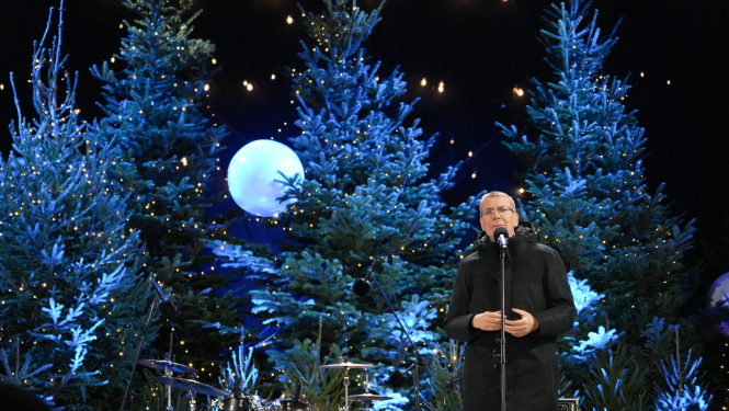  22. decembrī Valsts prezidents Edgars Rinkēvičs piedalījās labdarības akcijas “Eņģeļi pār Latviju” noslēguma koncertā Rātslaukumā.