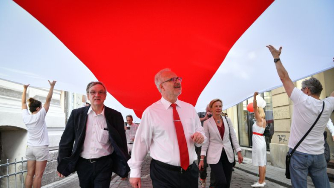 Valsts prezidents Egils Levits 23. augustā piedalījās pilsoniskās sabiedrības piketā, kas tika rīkots Baltkrievijas tautas demokrātiskās kustības atbalstam