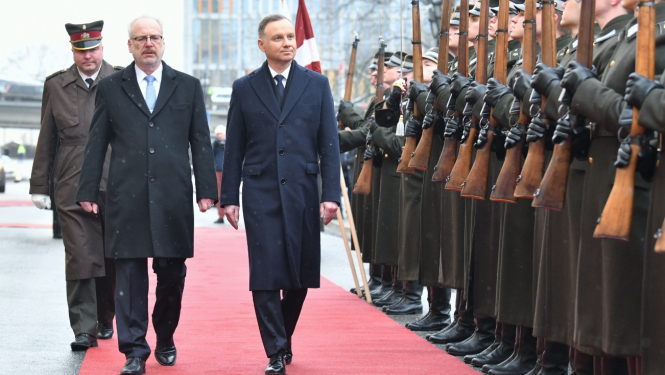 Egils Levits un Andžejs Duda iet gar godasardzi