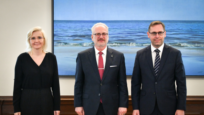 21.10.2022. Valsts prezidents Egils Levits tiekas ar valsts kontrolieri Rolandu Irkli. 