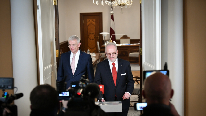 09.12.2022. Valsts prezidents Egils Levits tiekas ar Ministru prezidentu Krišjāni Kariņu 2022. gada 9. decembrī. 