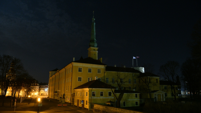 Rīgas pils tumsā
