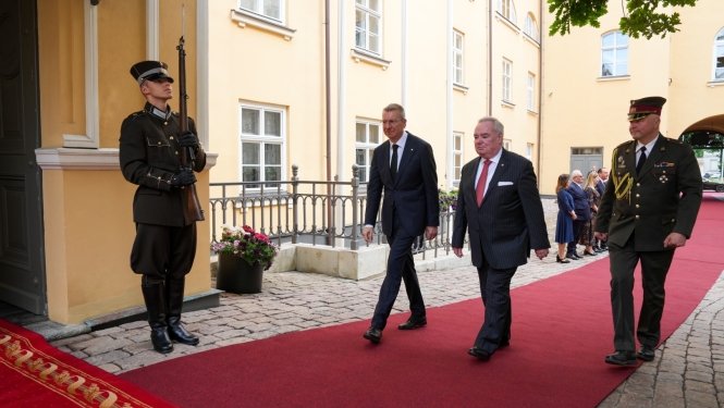 09.06.2026. Valsts prezidents Edgars Rinkēvičs Rīgas pilī uzņem Neatkarīgā Maltas Ordeņa lielmestru Fra’ Džonu Timotiju Danlapu 
