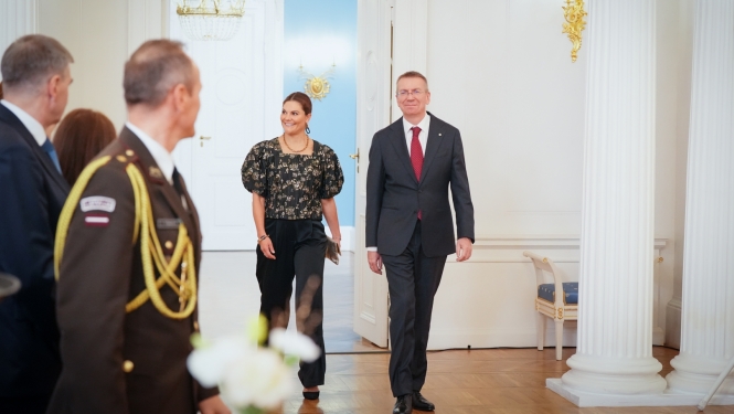 Valsts prezidenta Edgara Rinkēviča rīkota pieņemšana Rīgas pilī par godu Rīgas Ekonomikas augstskolas programmas “Jauno līderu akadēmija” darbības desmitgadei, piedaloties Viņas Karaliskajai Augstībai Zviedrijas kroņprincesei Viktorijai