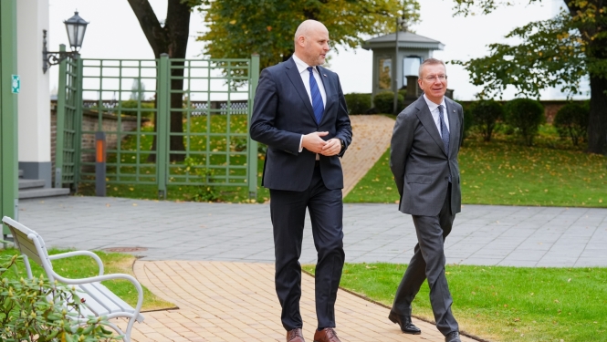 FOTO/VIDEO: Valsts prezidenta Edgara Rinkēviča un Ministru prezidenta Andra Kulberga tikšanās 