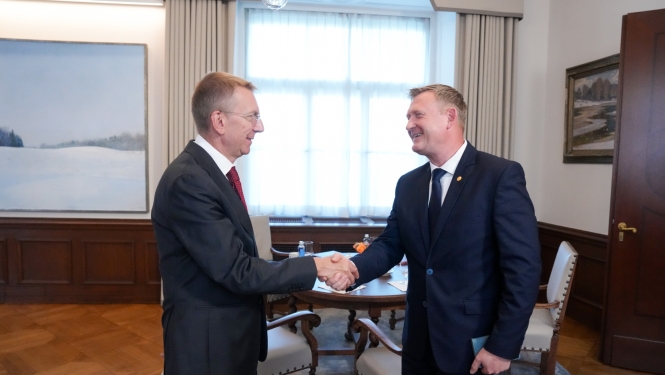 21.08.2026. Valsts prezidenta Edgara Rinkēviča tikšanās ar aizsardzības ministru Raivi Melni
