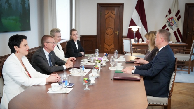 10.06.2026. Valsts prezidenta Edgara Rinkēviča tikšanās ar viedās administrācijas un reģionālās attīstības ministru Edgaru Tavaru