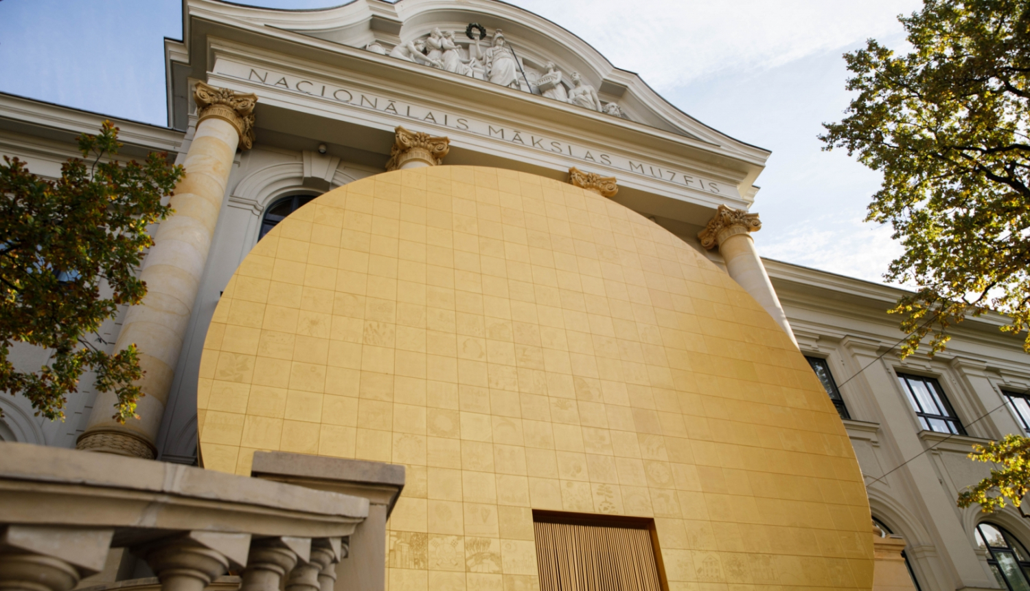 Valsts prezidents Egils Levits uzrunā klātesošos Latvijas Bankas simtgades izstādes “Vērtību zīmes” atklāšanā. 08.10.2022.
