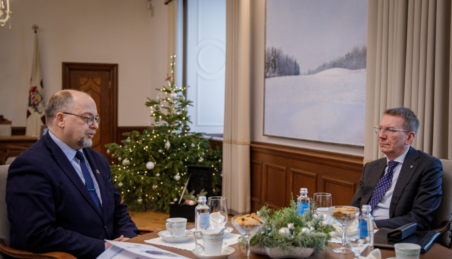 19.12.2023. Valsts prezidenta Edgara Rinkēviča tikšanās ar Latvijas Brīvo arodbiedrību savienības priekšsēdētāju Egilu Baldzēnu.