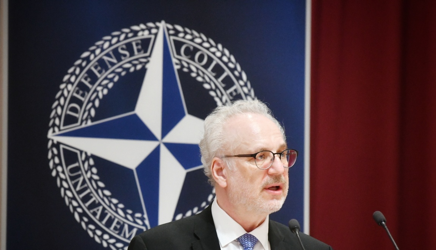 Valsts prezidents Egils Levits lasa lekciju NATO Aizsardzības koledžā Romā