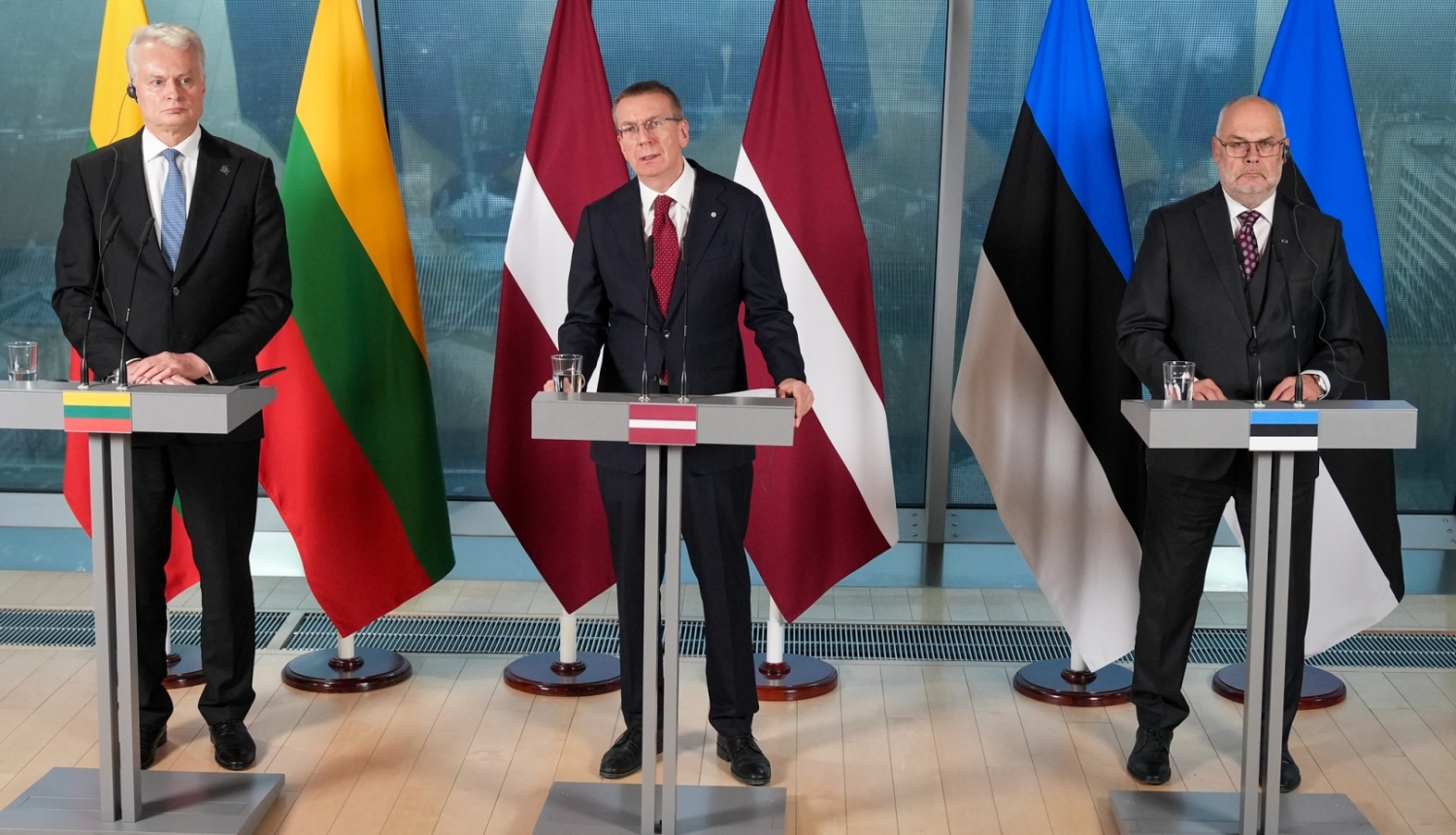 Baltijas valstu prezidenti preses konferencē