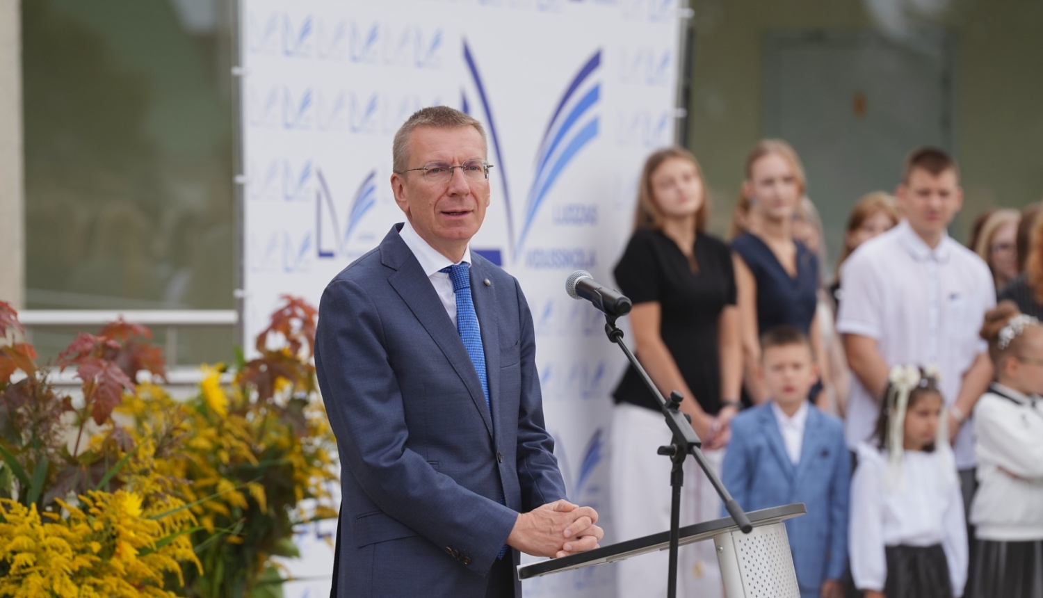 Valsts prezidents Edgars Rinkēvičs piedalās Ludzas vidusskolas Zinību dienā