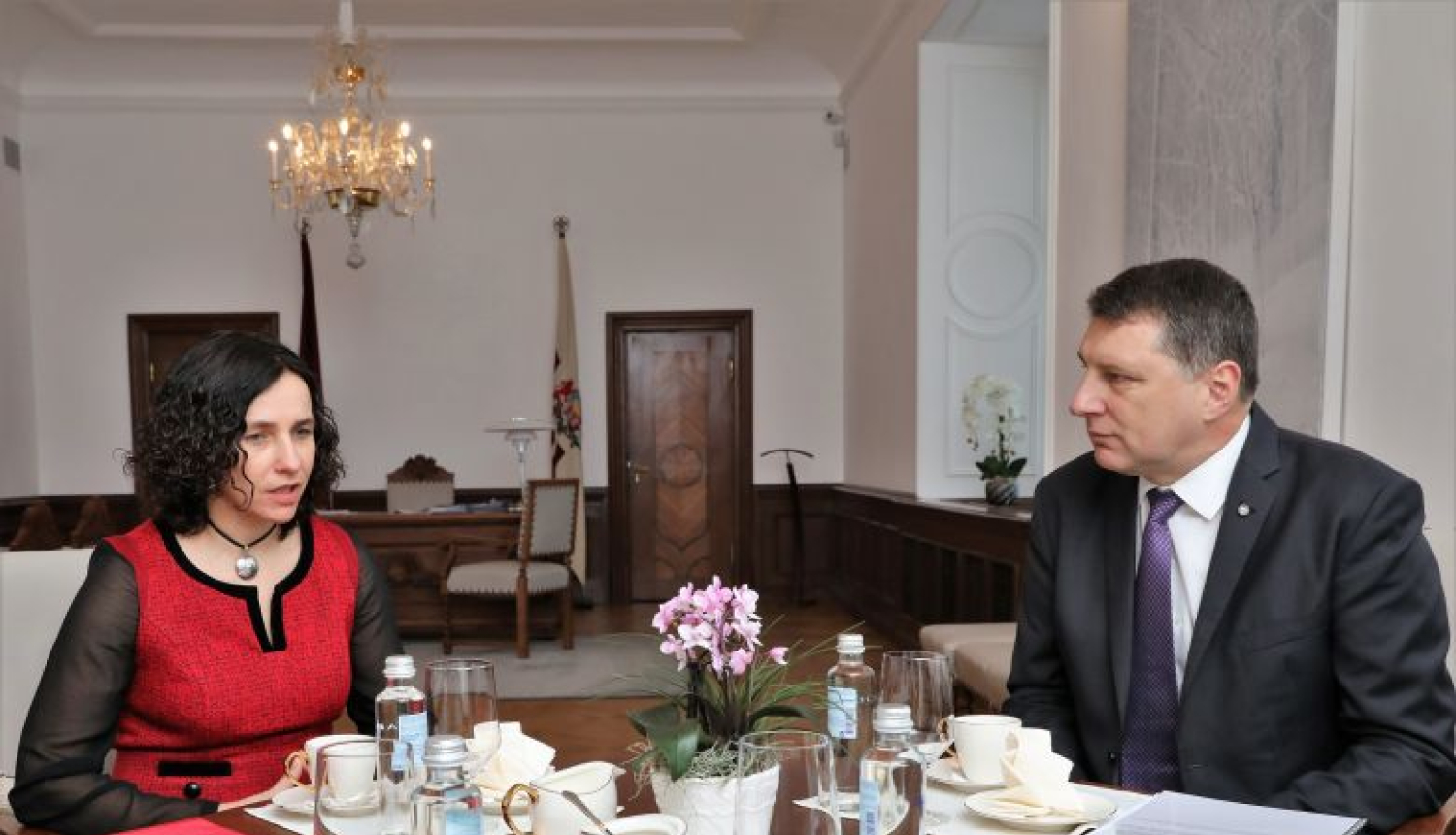 Valsts prezidents Raimonds Vējonis tiekas ar izglītības un zinātnes ministri Ilgu Šuplinsku