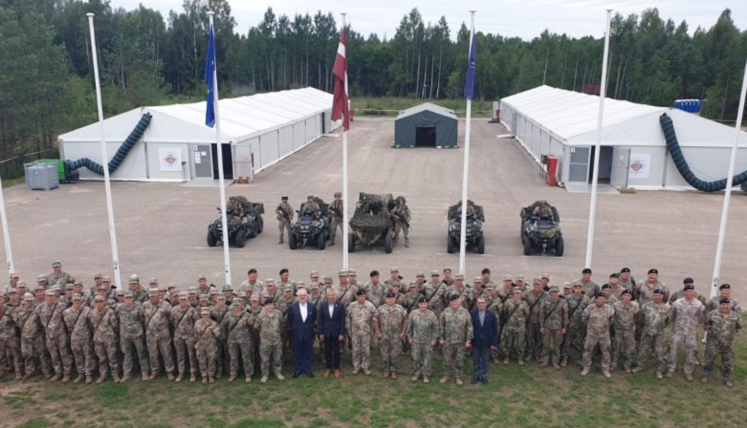Valsts prezidents tiekas ar Zemessardzes 3. Latgales brigādes karavīriem un bataljonu instruktoriem