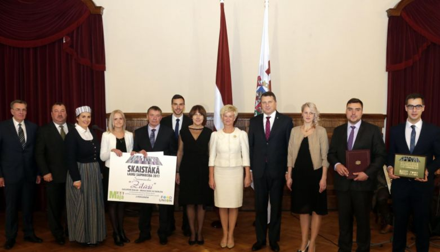 Valsts prezidents apbalvo skaistākās lauku saimniecības