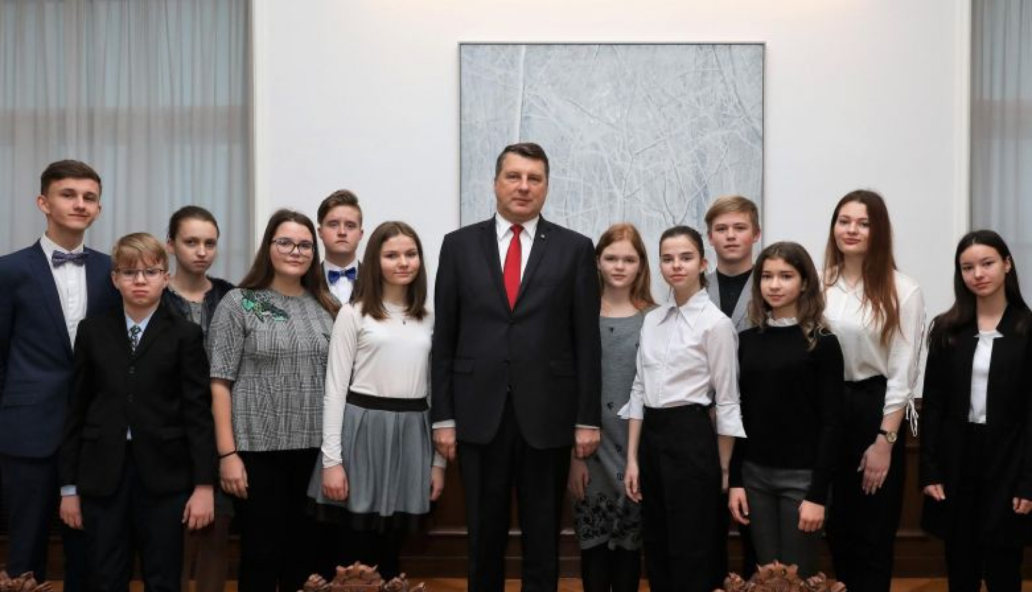 Ēnu dienas laikā jaunieši no visas Latvijas iepazīst Valsts prezidenta ikdienas darbu