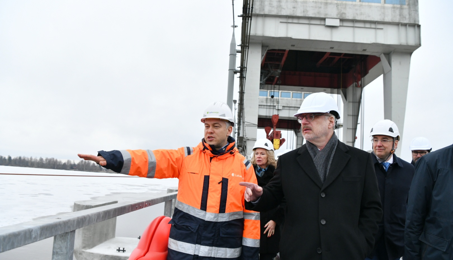 Egils Levits apskata Pļaviņu HES