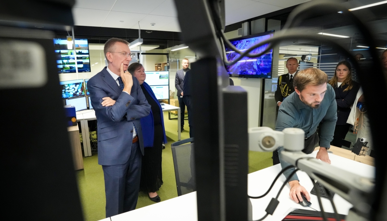 Valsts prezidents apmeklē Latvijas Vides, ģeoloģijas un meteoroloģijas centru