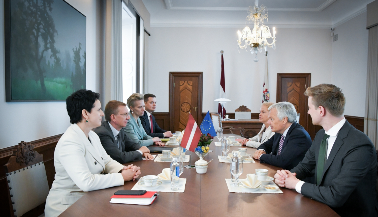 11.09.2023. Valsts prezidenta Edgara Rinkēviča tikšanās ar Eiropas Savienības komisāru tieslietu jautājumos Didjē Reindersu (Didier Reyenders)