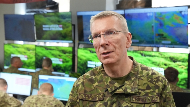 Valsts prezidents Edgars Rinkēvičs apmeklē visaptverošās valsts aizsardzības mācības "Namejs 2026"