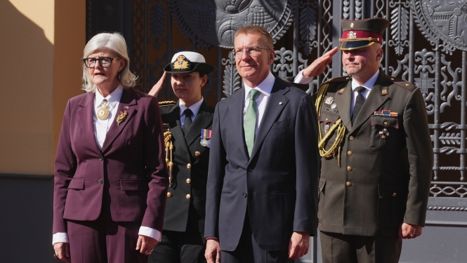 Valsts prezidents Edgars Rinkēvičs oficiālā vizītē Latvijā uzņem Austrālijas ģenerālgubernatori Semu Mostinu