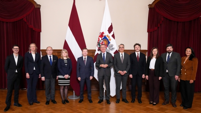 Valsts prezidents tiekas ar Valsts konkurētspējas komisijas locekļiem