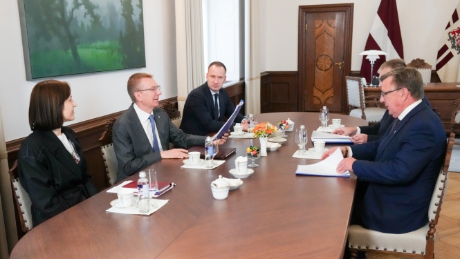 17.06.2026. Valsts prezidenta Edgara Rinkēviča tikšanās ar finanšu ministru Māri Kučinski
