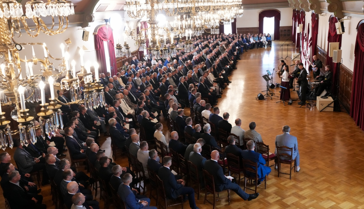 14.09.2026. Valsts prezidenta Edgara Rinkēviča tikšanās ar AS “Augstsprieguma tīkls” un AS “Sadales tīkls” darbiniekiem – 2026. gada augusta vētras postījumu likvidētājiem