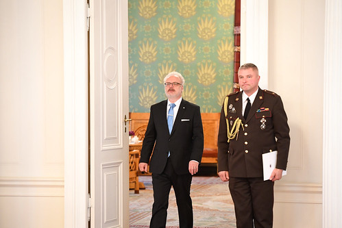 Valsts prezidents Egils Levits pasniedz akreditācijas vēstules Latvijas Republikas ārkārtējam un pilnvarotajam vēstniekam Apvienotajos Arābu Emirātos Atim Sjanītam