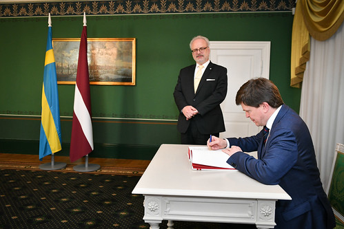 Valsts prezidents Egils Levits tiekas ar V. E. Zviedrijas Karalistes parlamenta (Riksdāga) spīkeru Andreasu Norlēnu (H. E. Mr Andreas Norlén)