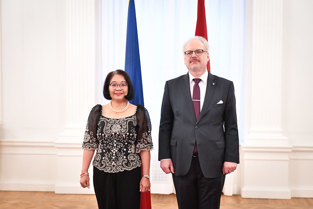 07.01.2020. Valsts prezidents Egils Levits akreditē V. E. Filipīnu Republikas ārkārtējo un pilnvaroto vēstnieci Lea Basinangu-Ruisu (H. E. Ms Leah Basinang-Ruiz)