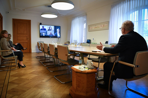 02.06.2020. Valsts prezidents Egils Levits tiekas videokonferencē ar Ārvalstu investoru padomes Latvijā (FICIL) pārstāvjiem