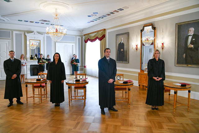 22.07.2020. Rīgas pilī tiesneša solījumu Valsts prezidentam dod tiesneši Sanita Babre, Edgars Biezais, Ieva Serafimova un Dainis Slišāns