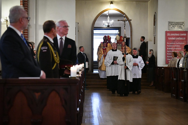 26.08.2020. Valsts prezidents Egils Levits kopā ar dzīvesbiedri Andru Leviti piedalās Rīgas arhibīskapa metropolīta Zbigņeva Stankeviča kalpošanas desmitgades jubilejas Svētajā Misē