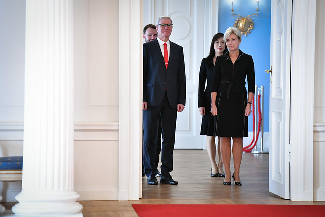 22.09.2020. Valsts prezidents Egils Levits pasniedz akreditācijas vēstuli Latvijas Republikas ārkārtējam un pilnvarotajam vēstniekam Turcijas Republikā Pēterim Vaivaram