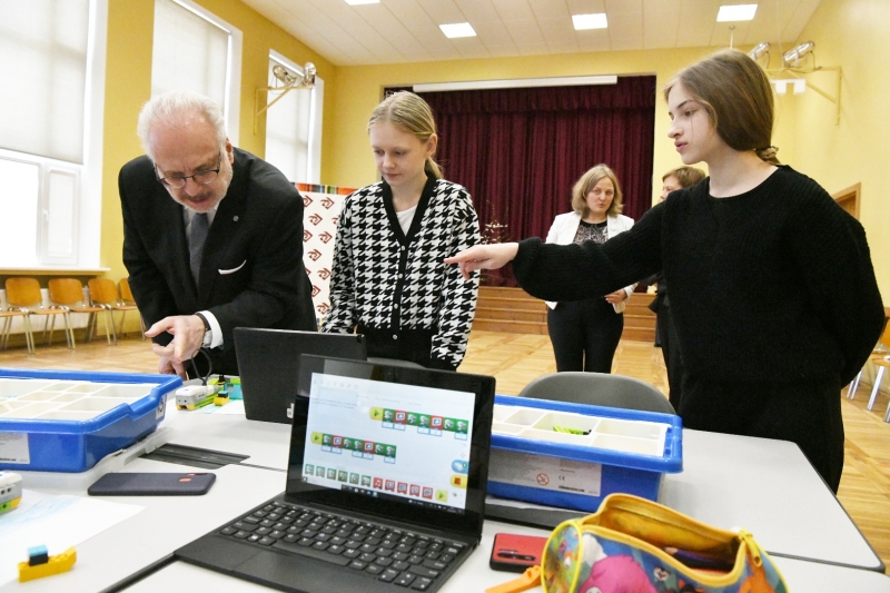 Valsts prezidenta Egila Levita darba vizīte Talsos. Talsu 2. vidusskolas apmeklējums. Foto autors: Ilmārs Znotiņš, Valsts prezidenta kanceleja.