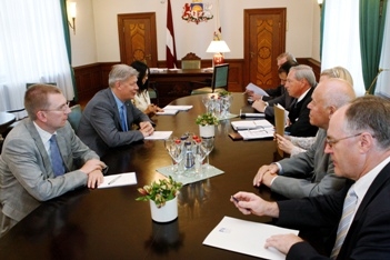 Dialogs ar Latvijas iedzīvotājiem