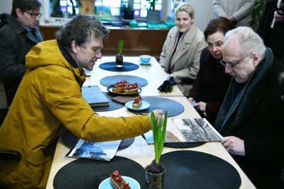 10.01.2023. Valsts prezidents Egils Levits un Andra Levite apmeklē Madonas novadu. Ērgļu stacijā kopā ar Māri Olti. Foto. Ilmārs Znotiņš, VPK.