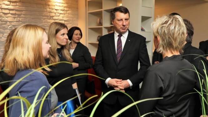 Valsts prezidents Raimonds Vējonis un Iveta Vējones kundze Hamburgā tiekas ar diasporas pārstāvjiem