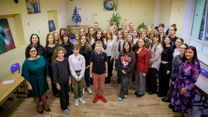 Valsts prezidenta Edgara Rinkēviča dalība Rīgas 45. vidusskolas skolēnu pašpārvaldes raidierakstā "Sarunas bēniņos" un tikšanās ar skolēnu pašpārvaldes skolēniem