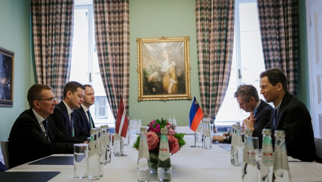 17.02.2024. Valsts prezidenta Edgara Rinkēviča tikšanās ar Lihtenšteinas kroņprinci Aloizu Minhenes drošības konferencē