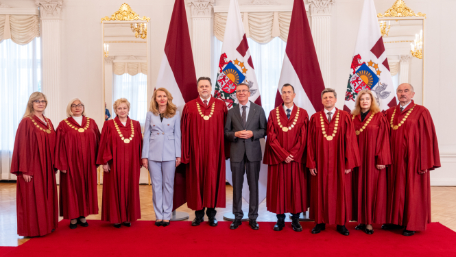 12. jūnijā Valsts prezidentam Edgaram Rinkēvičam tiesneša svinīgo solījumu deva Augstākās tiesas tiesnesis Māris Leja.
